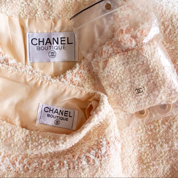 Iconic Chanel Vintage Spring 1994 Peach Pink Suit - Picture 10 of 15